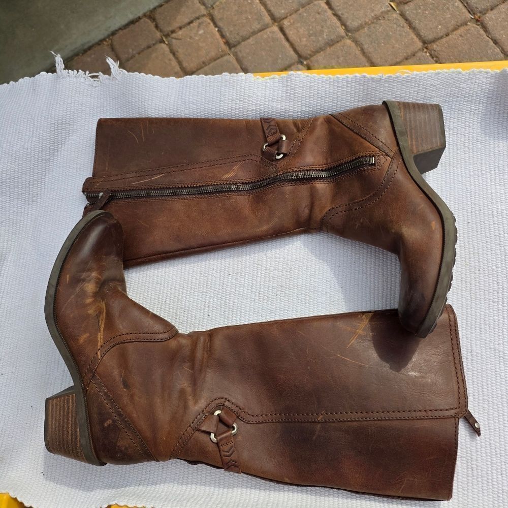 Teva leather brown boots side zip